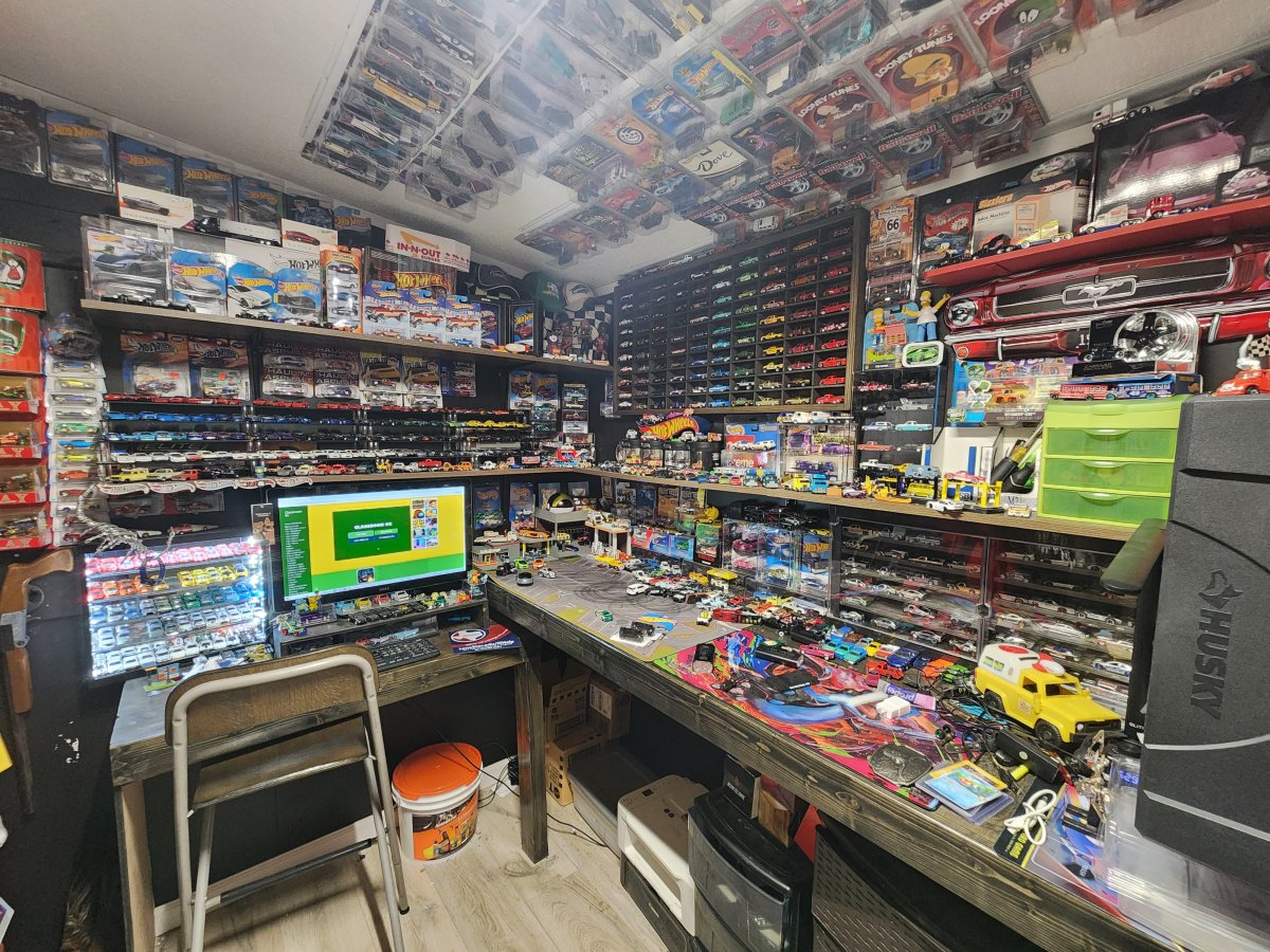 Workspace for customs